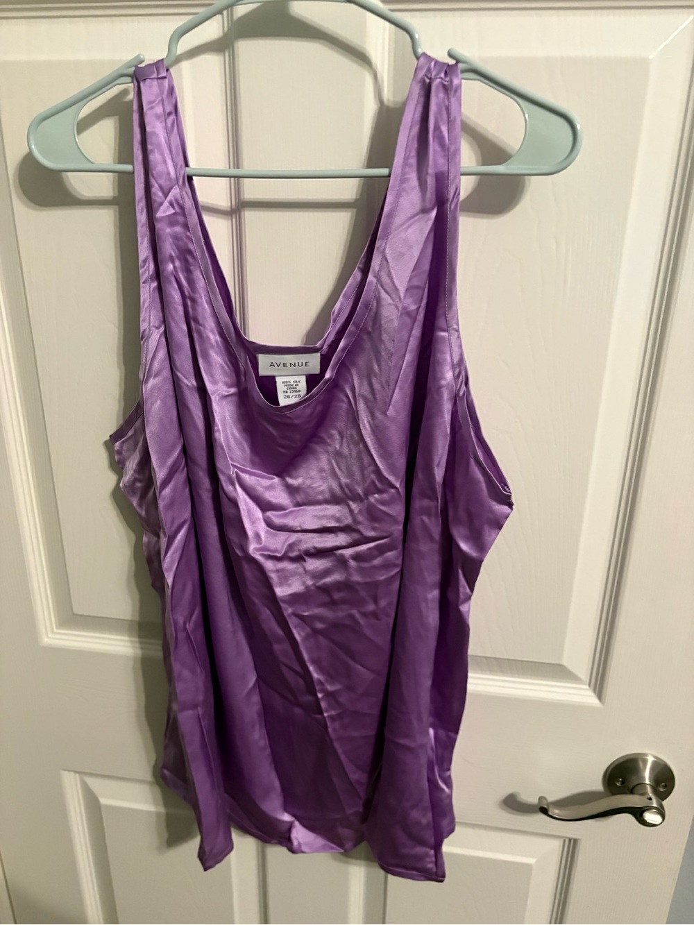 484- NWT Avenue Purple Satin Tank Top